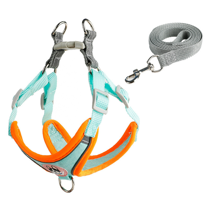El arnés reflectante de gamuza con correa para perros Z es ligero y no estrangula el cuello, lo que lo hace adecuado para perros medianos y grandes para evitar fugas durante la caminata.