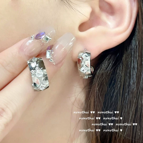 Glossy crooked zirconium, earrings, 829 carat