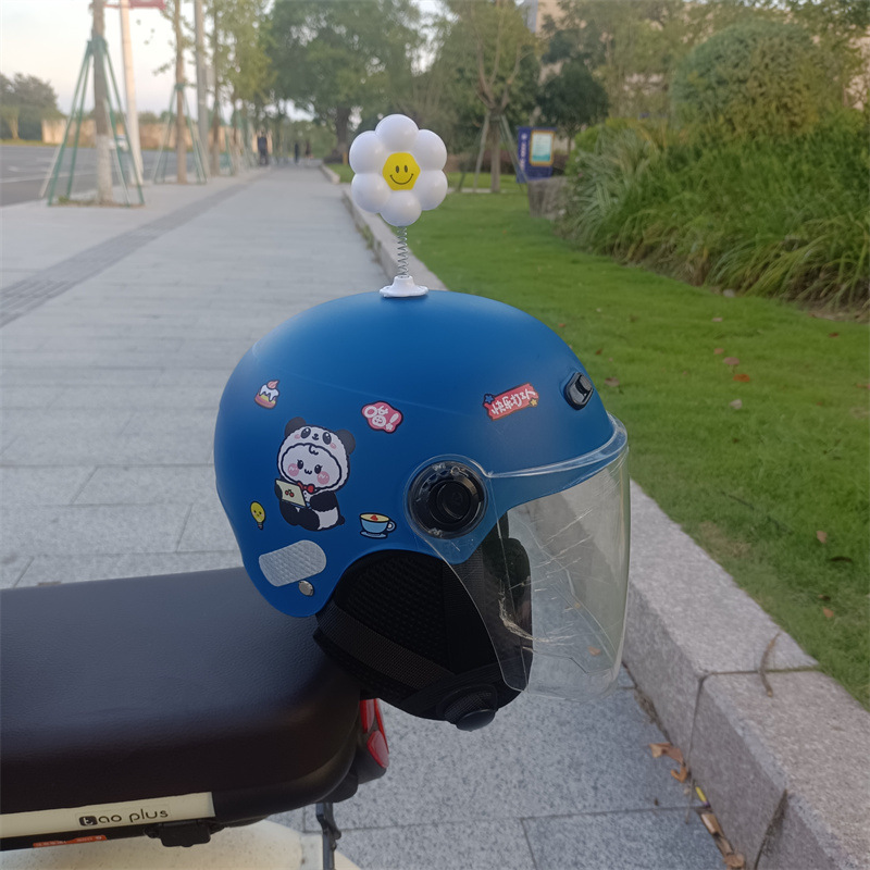 New national standard 3C years old children 1-5 years old electric car motorcycle four seasons universal ear protection adjustable helmet half helmet
