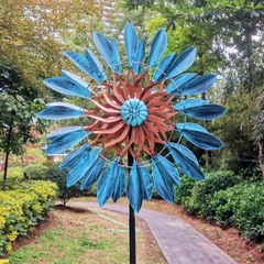 屋外の鉄芸風車を輸出する花園の装飾は風に向かって360度の両面回転して着地する風車の置物の卸売りを回転します。