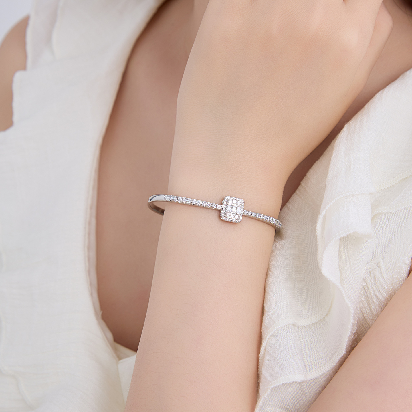 Pulsera con Gemas Incrustadas para Mujer, Aleación de Cobre, Geométrica, Galvanizada image 5