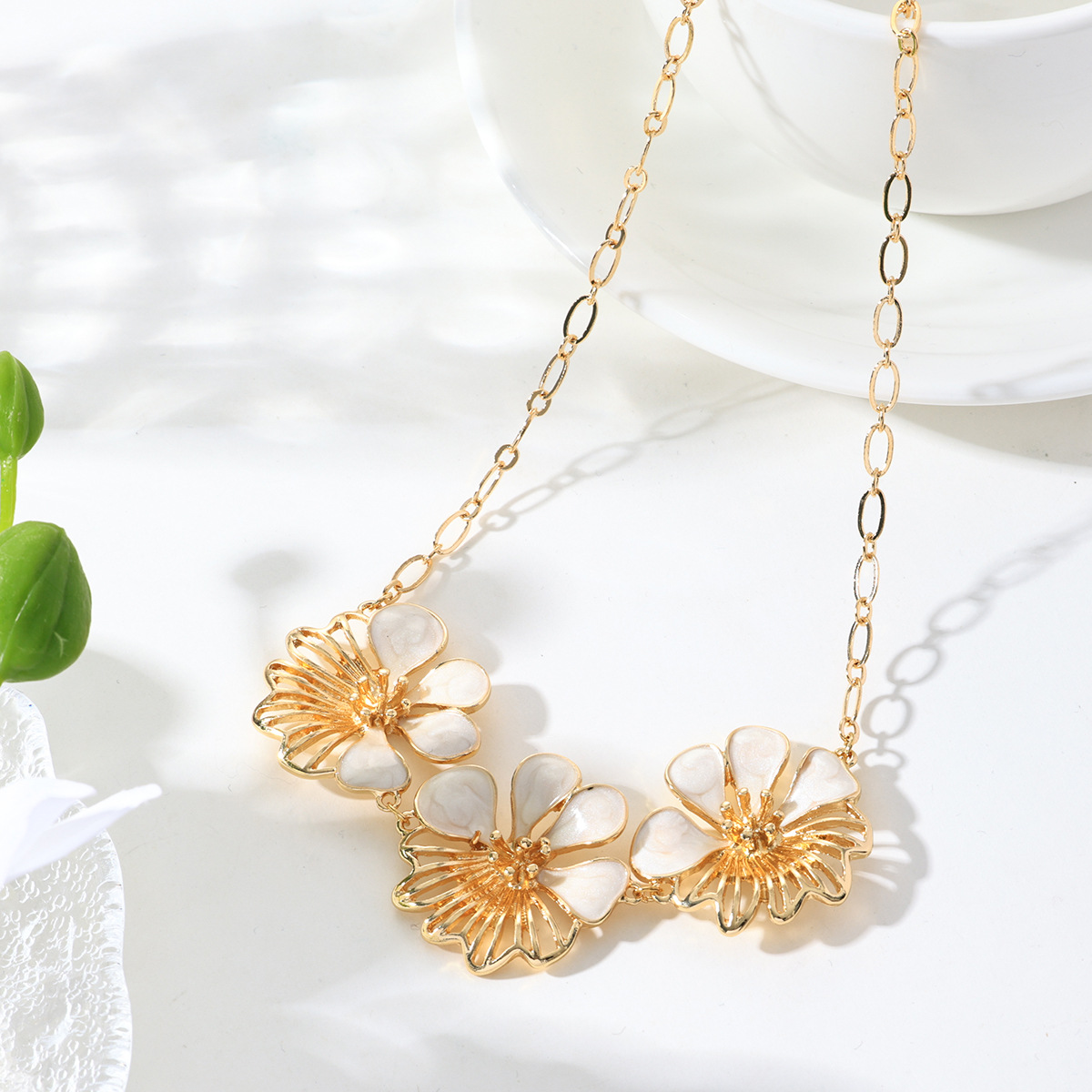 Estilo explosivo transfronterizo retro aceite que gotea collar de flores pulsera aretes conjunto de joyas asimétricas frescas y dulces
