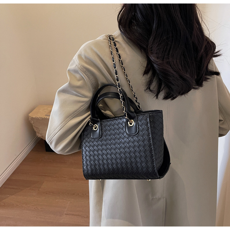 Women's Small Chain Shoulder Bag Quilted Square Handbag Elegant_voghion.com
