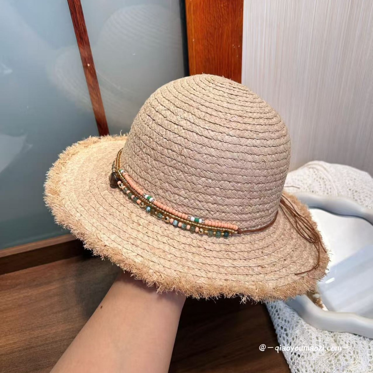 Cappello da sole in rafia stile hepburn con perline donna_voghion.com