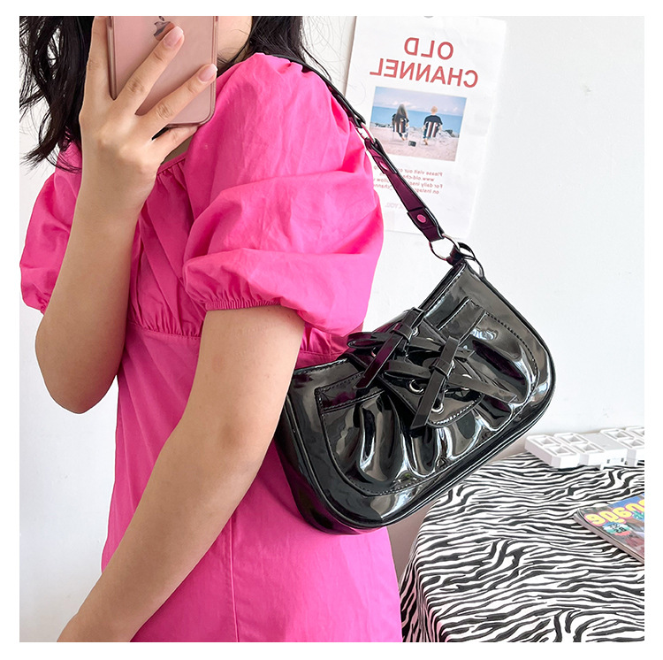 Title 7, Borsa a spalla in pelle verniciata da donna, co...