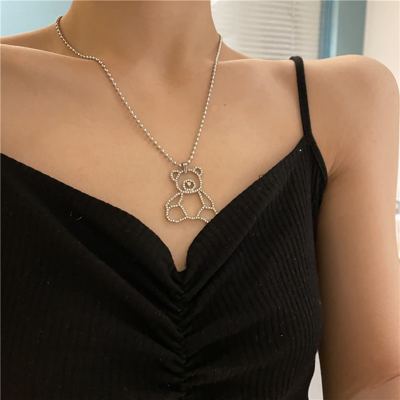 Simple Diamond Bear Pendant Necklace Wholesale display picture 2