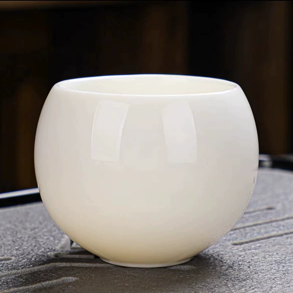 Фарфоровая чайная чашка (Дыхуа) — отделка из нефрита Sheep-Fat Jade, форма Dragon-Egg, чашка мастера кунг-фу