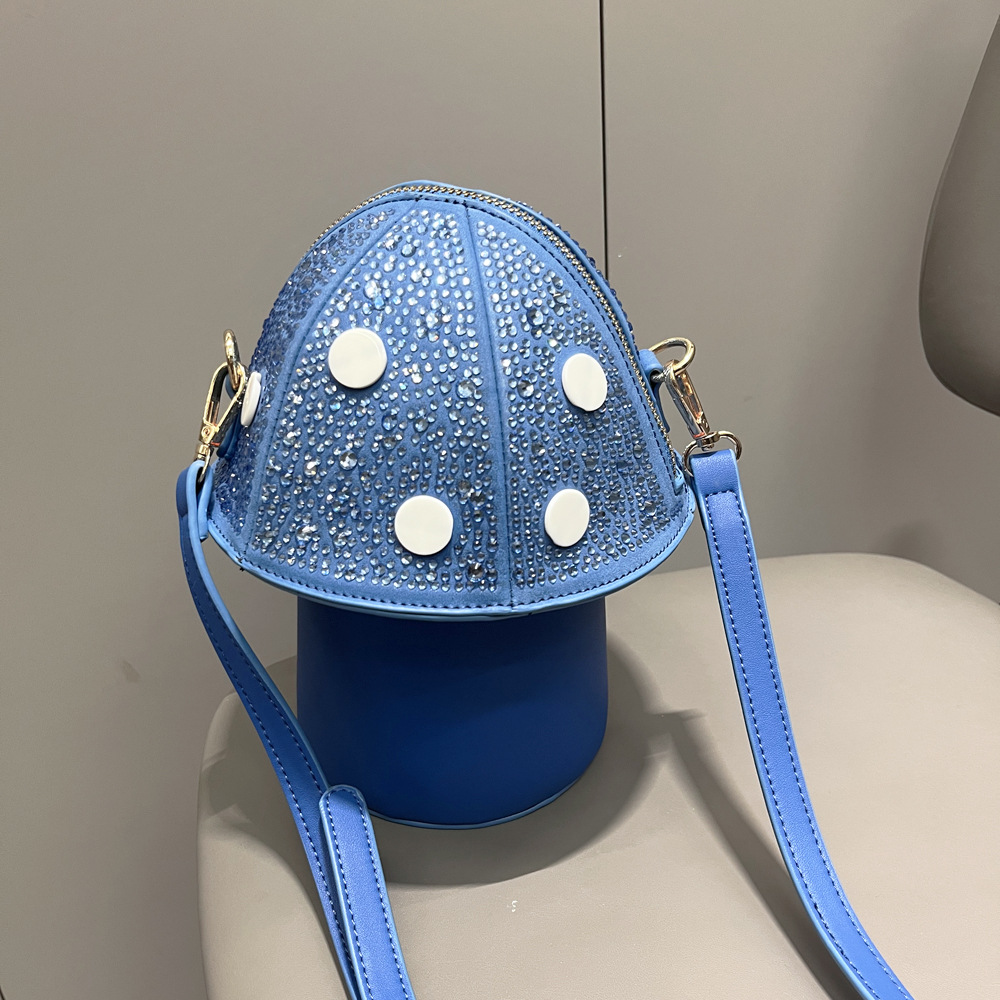 Women's Small Pu Leather Mushroom Cute Zipper Shoulder Bag display picture 28