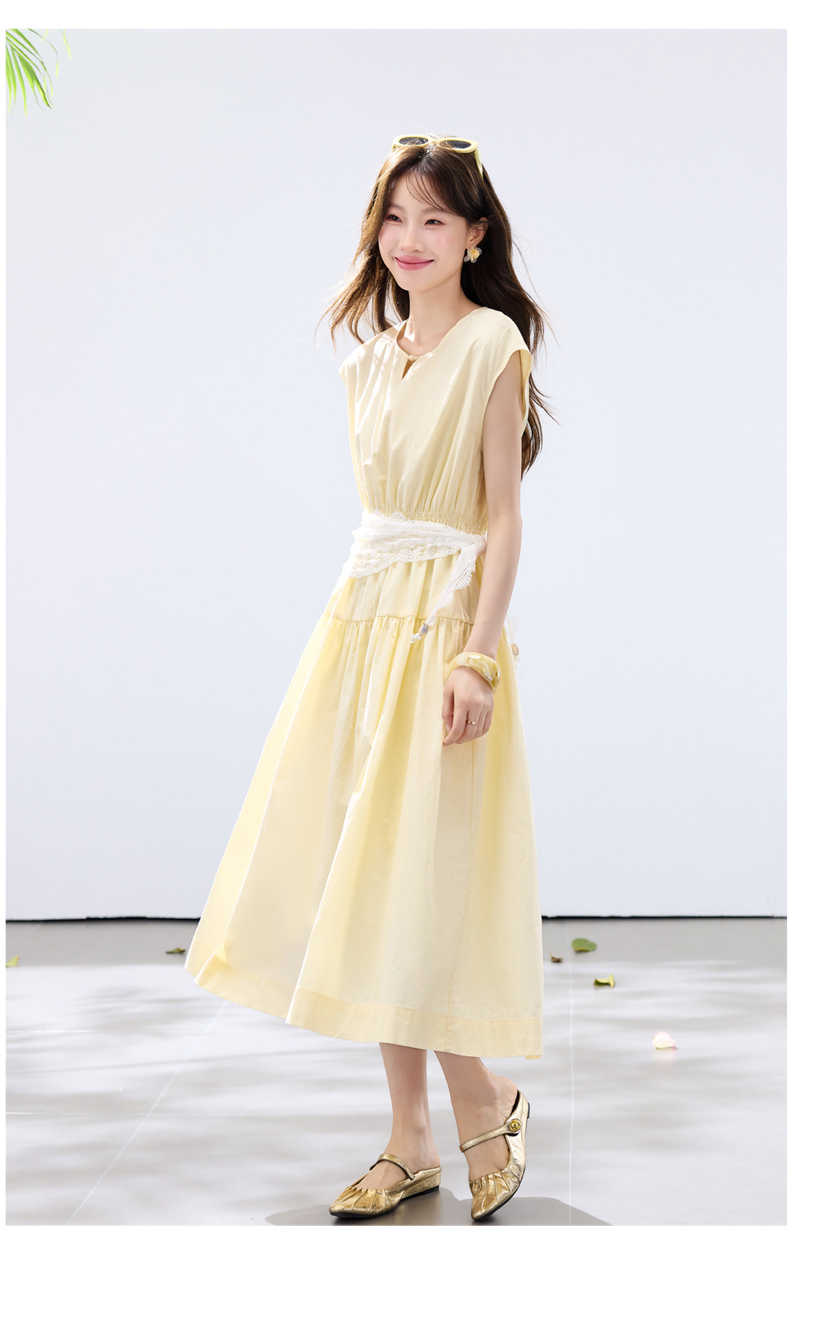 Đầm suông midi tay ngắn A chữ, kèm khăn choàng ren, dáng suông che khuyết điểm — màu trắng, màu vàng chi tiết 25