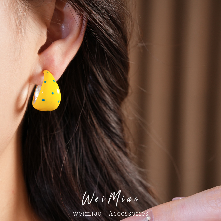 Aguja de plata goteando aceite de dopamina punto de onda C pernos pequeños frescos dulces pendientes simples ligeros de lujo alta sensación pendientes para mujeres image 5