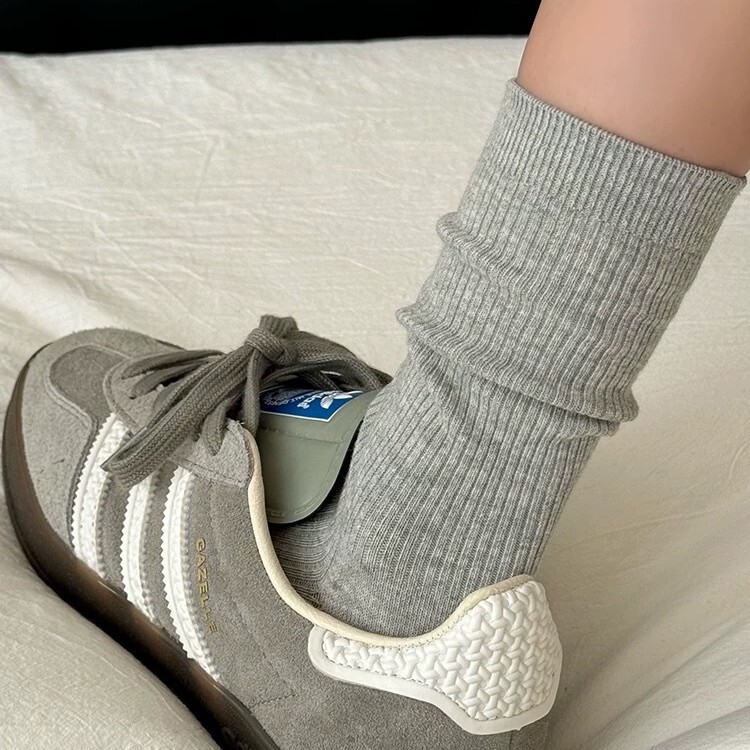Gray Socks for Women, Mid-Calf Socks, Suitable for All Seasons, Cotton Japanese-Style White Slouch Socks for Women, Paired with German Training Shoes, Long Socks for Autumn Gray Socks for Women, Mid-Calf Socks, Suitable for All Seasons, Cotton Japanese-Style White Slouch Socks for Women, Paired with German Training Shoes, Long Socks for Autumn