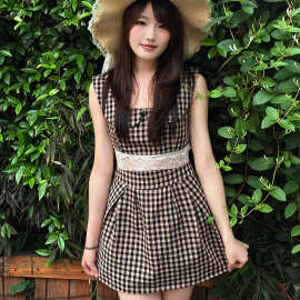 娃娃领格子背心连衣裙女春夏季蕾丝边收腰短裙甜妹风收腰字短裙女