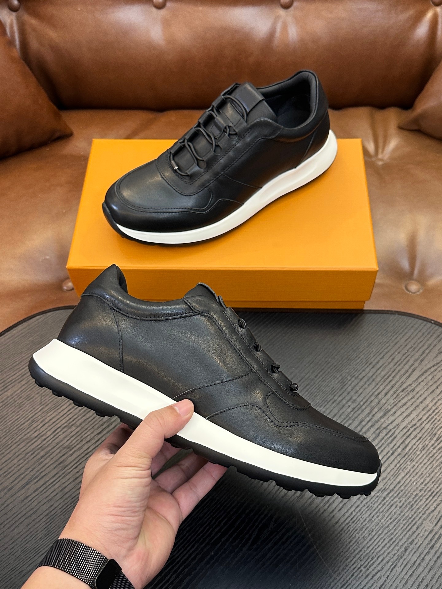 4 / 39 (men's shoes)