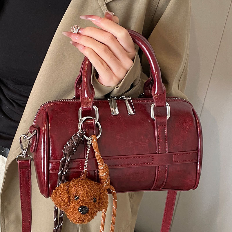 Fashionable Women's Bowling Bag 2024 Autumn New Arrival Minimalist Niche Trendy PU Leather Shoulder Crossbody Bag for Commuting - Thumbnail 3