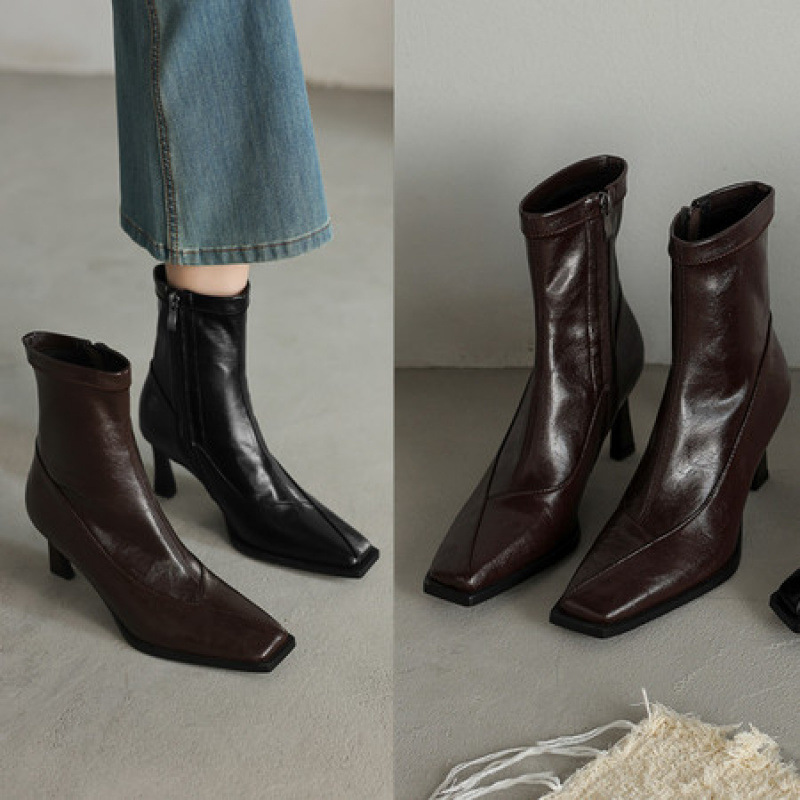 Minimalistic retro elastic demi-season half boots heels square toe