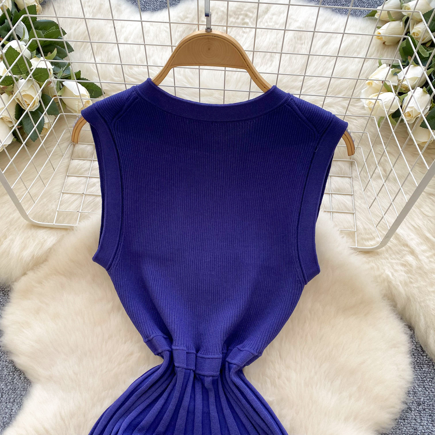 Women's Light Luxury Minimalist Sleeveless Knitted Long Dress Summer Splicing Single Breasted Design Elegant Unique_ecoleips.com