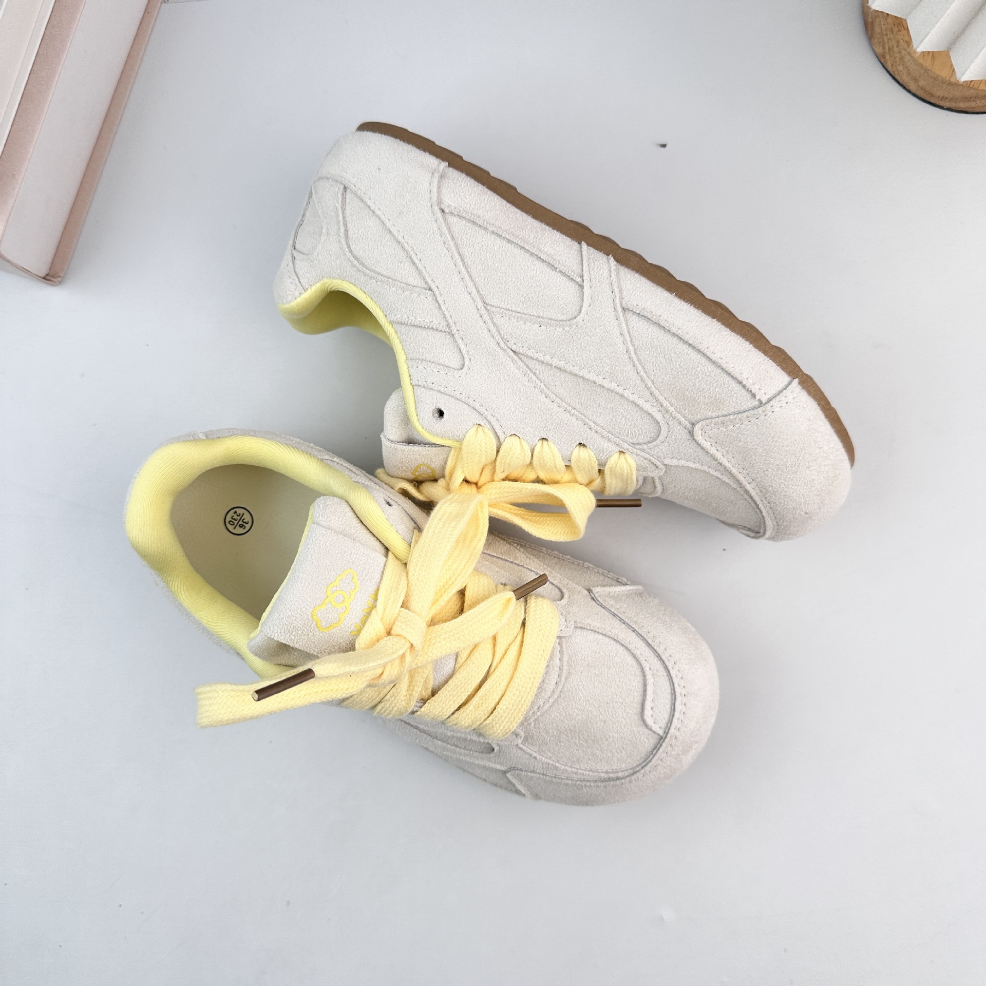 Yuanbo 2025 otoño nuevo zapato de skate estudiantil en línea popularidad en vivo retrófeo bonito deportivo universal Agam zapatos de mujer