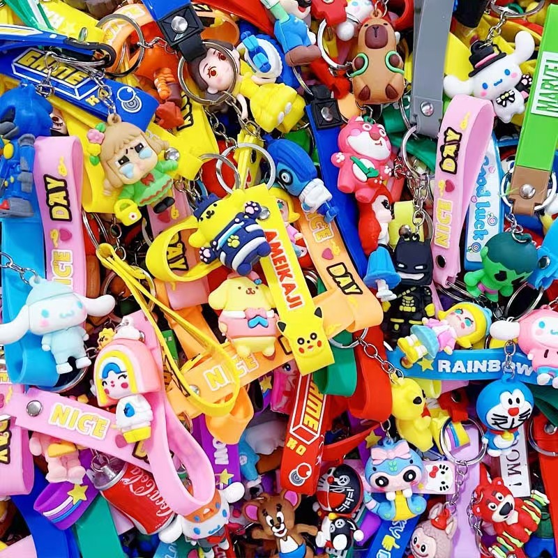 Muñeca linda de dibujos animados llavero llave de coche colgante mochila escolar de estudiante accesorios pareja regalo barato al por mayor