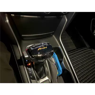 Sürətlər qutusu və əl tormozu başlıqları: Accord Crystal Gear Shift Knob - honda-accord-11th-generation-bright-silver-accord-logo