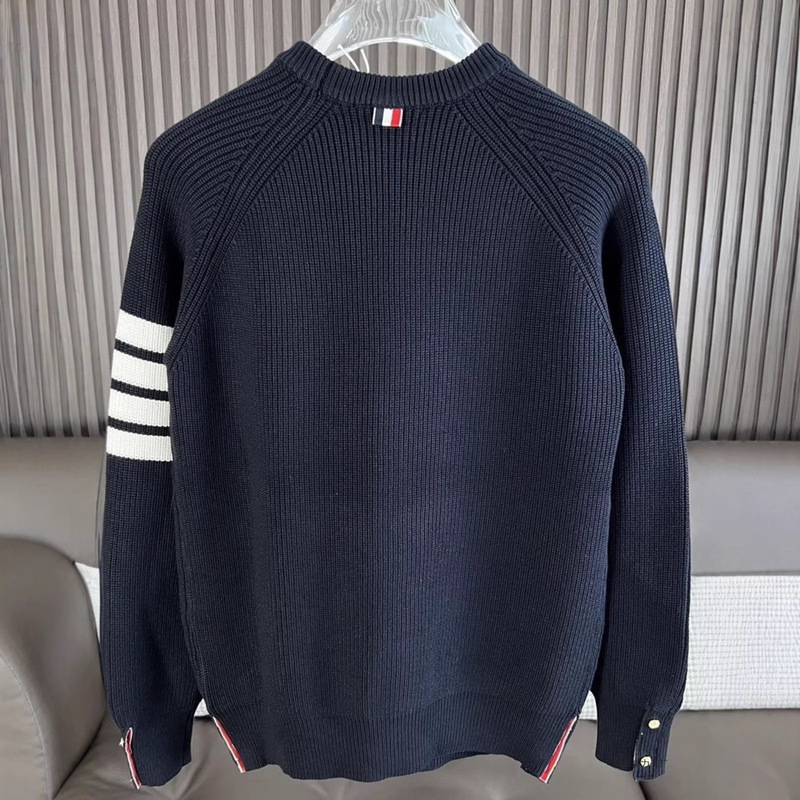Trendy Tb Knit Sweater for Men, Autumn and Winter Fashion, Four-Stripe Crew Neck Pullover, Versatile with Slit Hem, Men's Knitwear