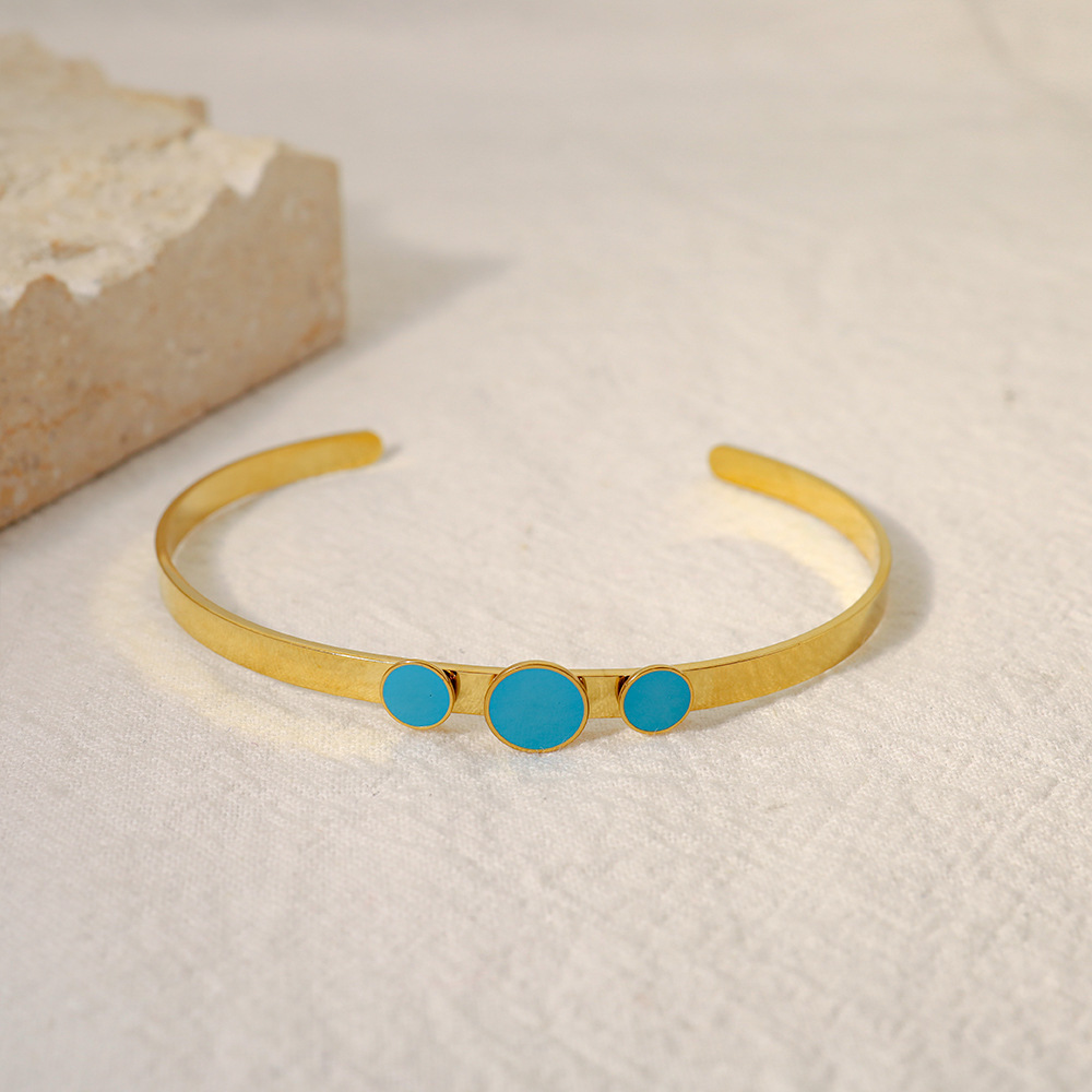 Oferta especial experiencia europea y americana joyería de acero titanio vacío galvanoplastia no decoloración no alérgica joyería pendientes collar fábrica al por mayor