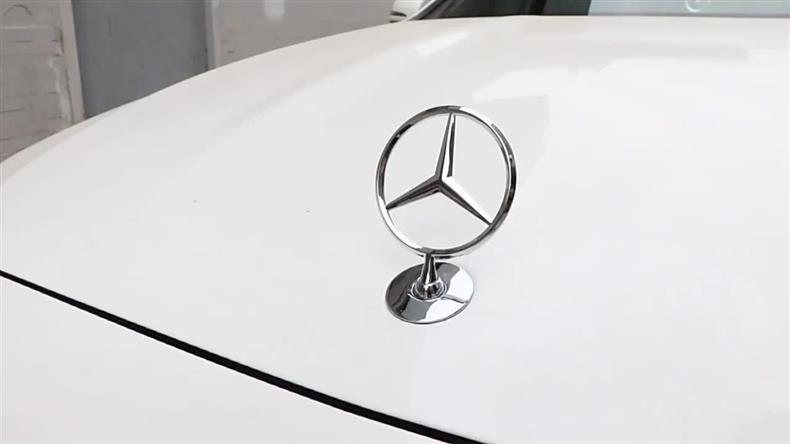 Suitable for Mercedes-Benz Hood Emblems C180 C200L E300L E260L S350 Original Modified Logo