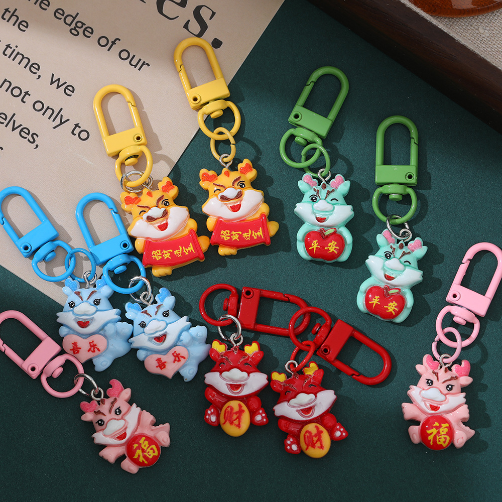 Nuevo dragón de dibujos animados Zodiac DIY colgante de resina creativo lindo dragón de dibujos animados buena suerte colgante regalo