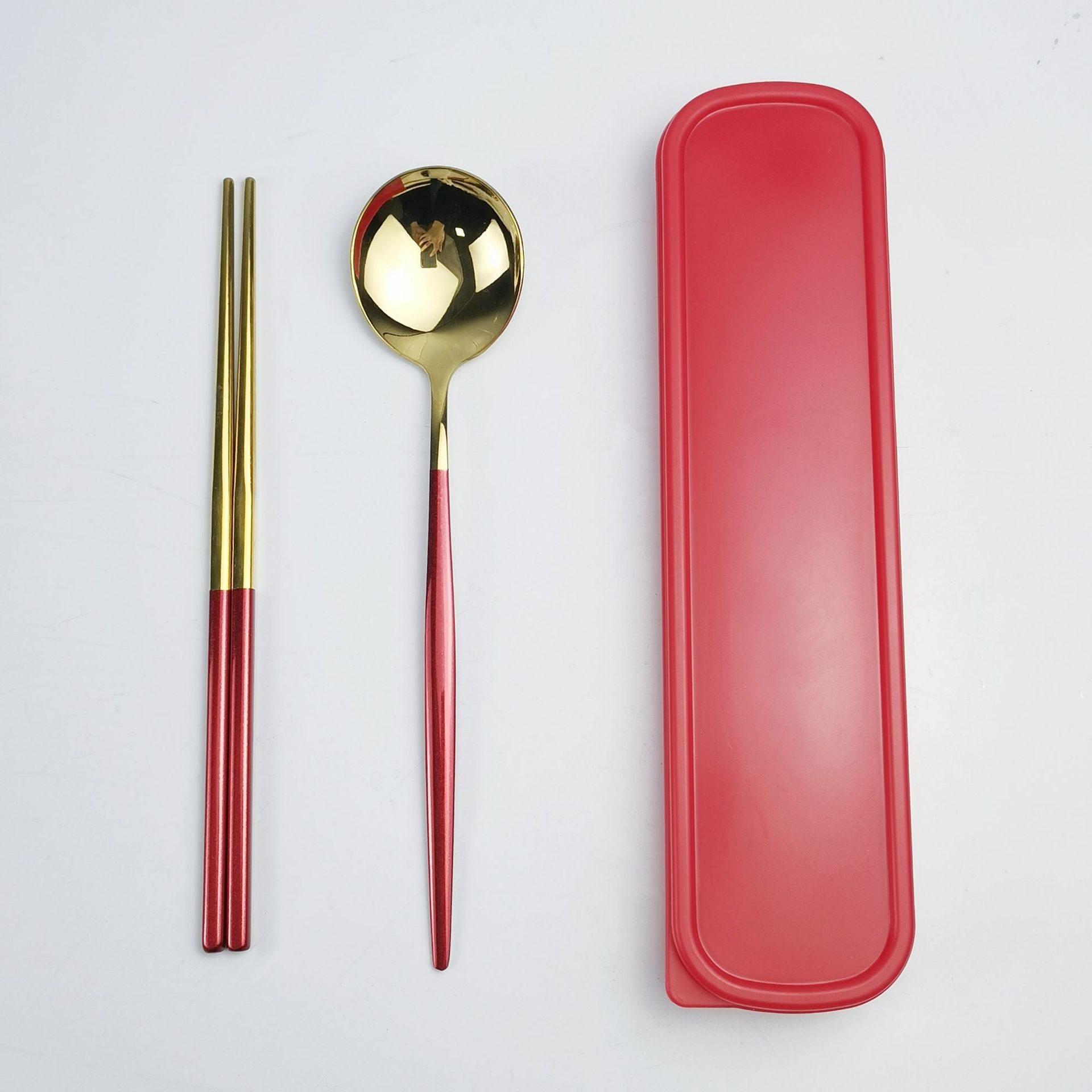 Juego de vajilla portátil de acero inoxidable Portugal palillos horquilla palillos viaje conjunto de tres piezas conveniente vajilla Net rojo regalo cuchara