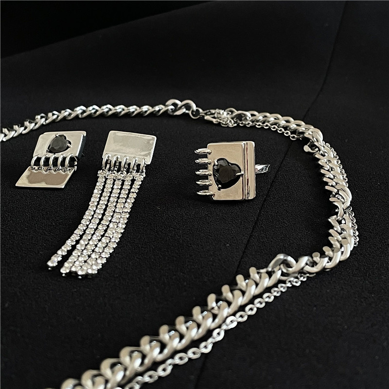 Korea Pendant Tag Necklace Clavicle Chain Heart Clavicle Chain Sweater Chain Earrings display picture 6