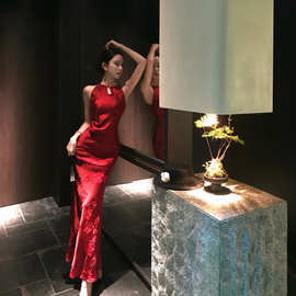 2026新款女装新娘订婚礼服敬酒服晨袍女高级感红色挂脖连衣裙