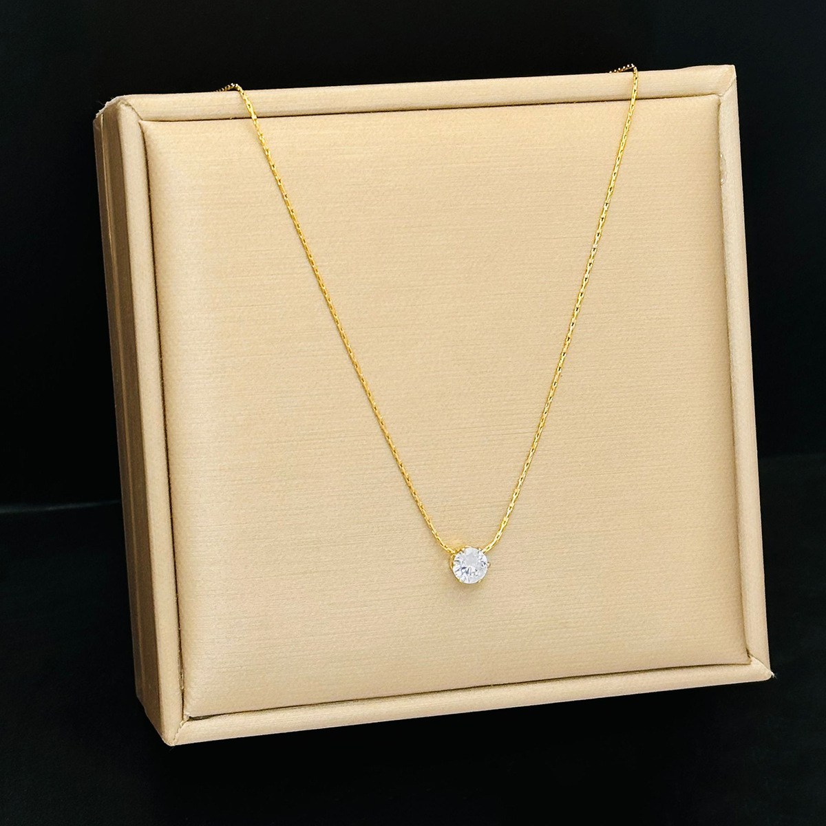 A [8203] six claw diamond necklace gold