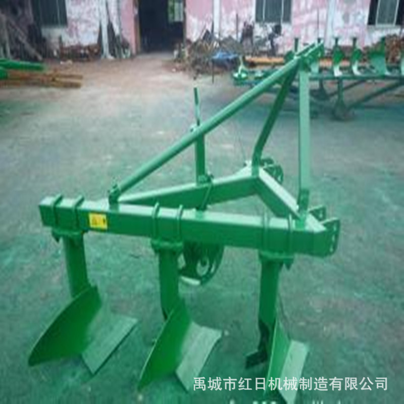 铧式犁供应耕深20cm铧式犁1L 325拖拉机翻转犁后悬挂铧式犁