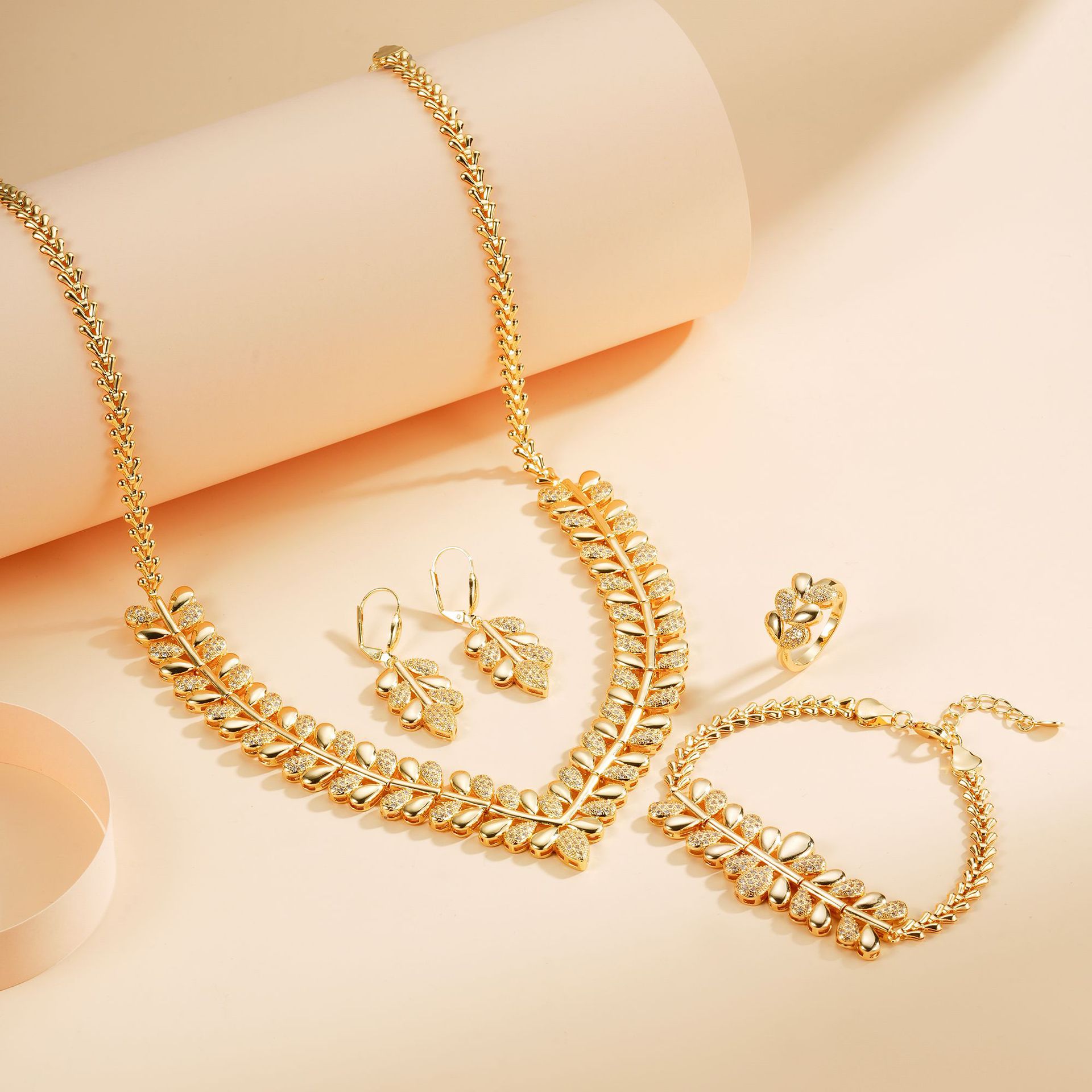 Diseño de moda de alta gama empalme hoja de trigo forma de joyería conjunto pulsera pendientes anillo collar conjunto de cuatro piezas image 1