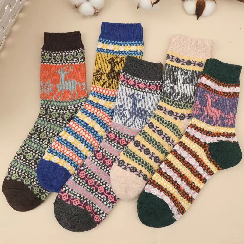 Calcetines de invierno cálidos para hombres y mujeres a juego con flores cruzadas engrosadas a media pantorrilla Calcetines de lana de ciervo a rayas al por mayor