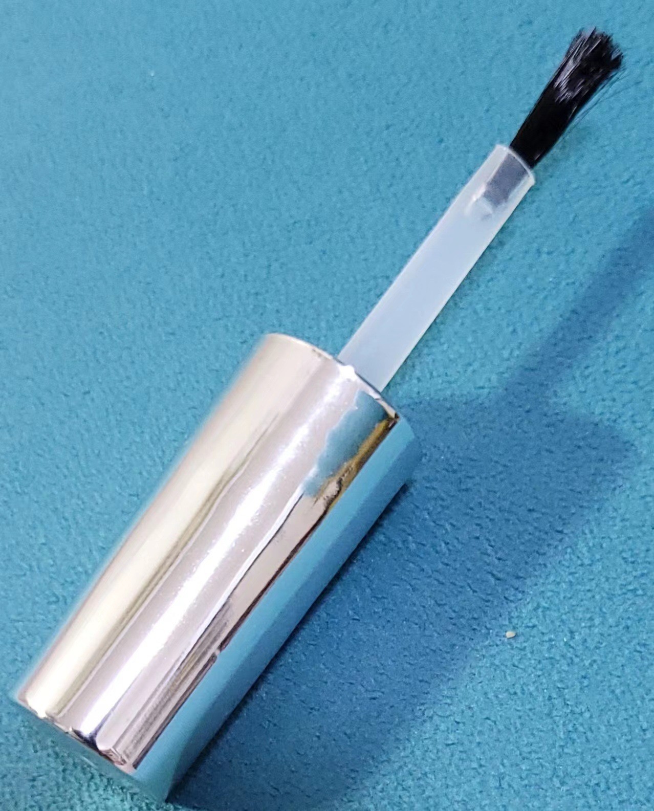 Botella de esmalte de uñas de dos cabezas Botella de pegamento para colorear productos para el cuidado de la piel Botella de maquillaje de subempaque Botella de brillo de labios portátil líquido de diferentes propiedades