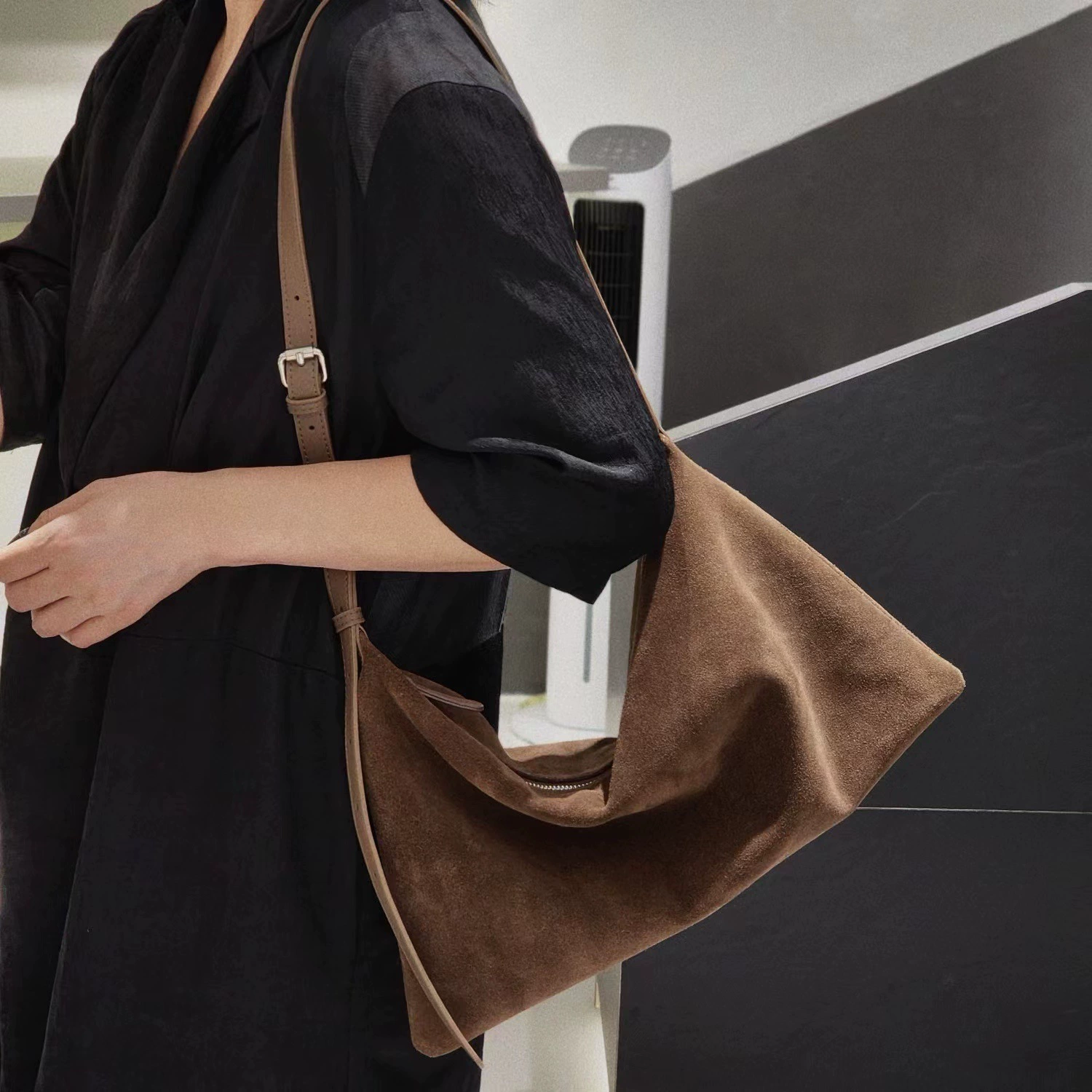 One-shoulder bag, matte bag strap, genuine leather, high-quality style