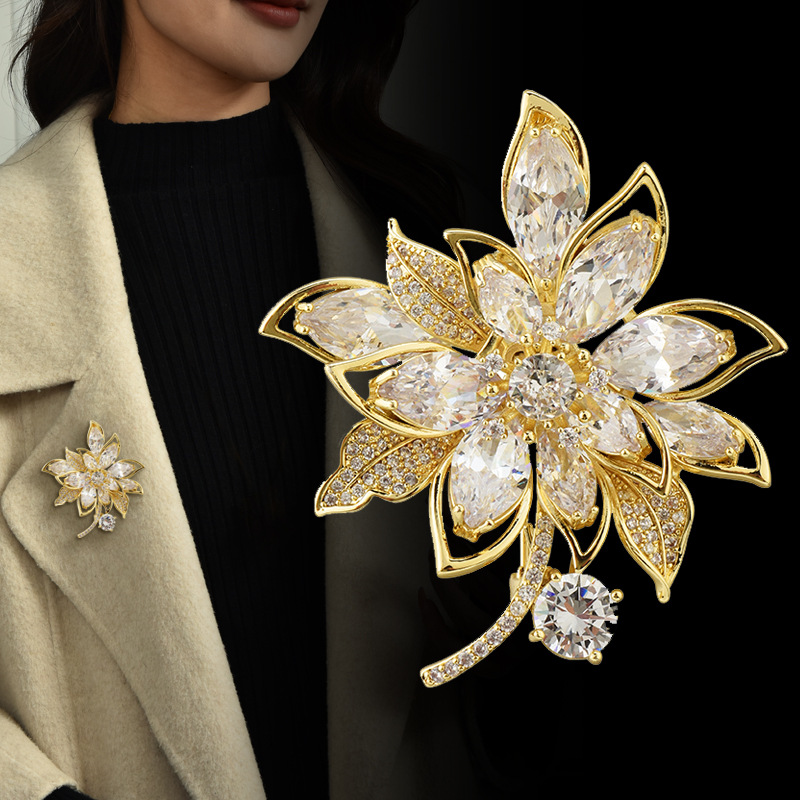 Luxury Crystal Zircon Flower High-end Brooch Women's Design Sense All-match Retro Corsage Clothes Jewelry Pin Wholesale