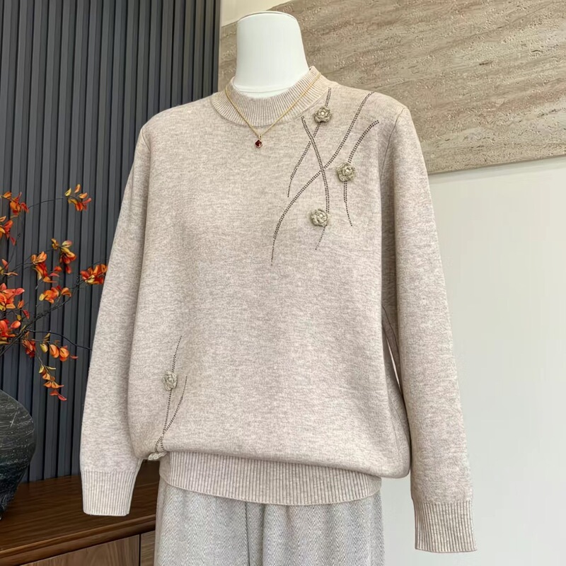 Winter Fleece-Lined Sweater for Mothers, Round Neck, Thickened Knitwear for Middle-Aged Women, Stylish and Warm Top for Mothers-In-Law Winter Fleece-Lined Sweater for Mothers, Round Neck, Thickened Knitwear for Middle-Aged Women, Stylish and Warm Top for Mothers-In-Law