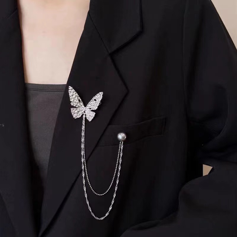 High-end Butterfly Pearl Tassel Brooch Niche Design Chain Pin Sweet Cool High-end Suit Accessories for Men and Women