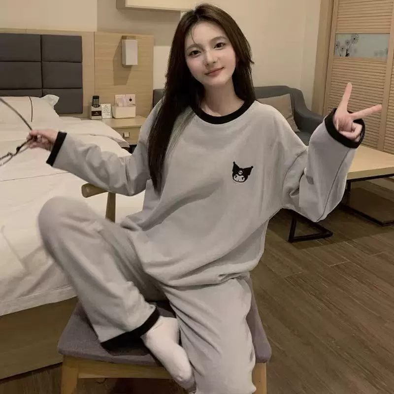 撞色圆领德绒睡衣套装女春秋长袖长裤宽松休闲冬季卡通刺绣家居服
