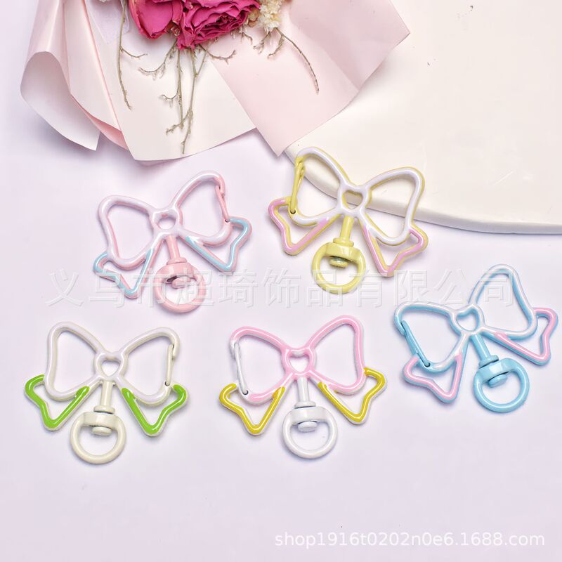 塗装された蝶結びスプリングバックルパーソナライズされたかわいいペンダント diy 人形ぶら下げバックルバッグキーホルダージュエリーアクセサリー|undefined