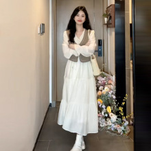 早秋法式长袖雪纺白色连衣裙子女夏2024新款V领新疆云南度假长裙