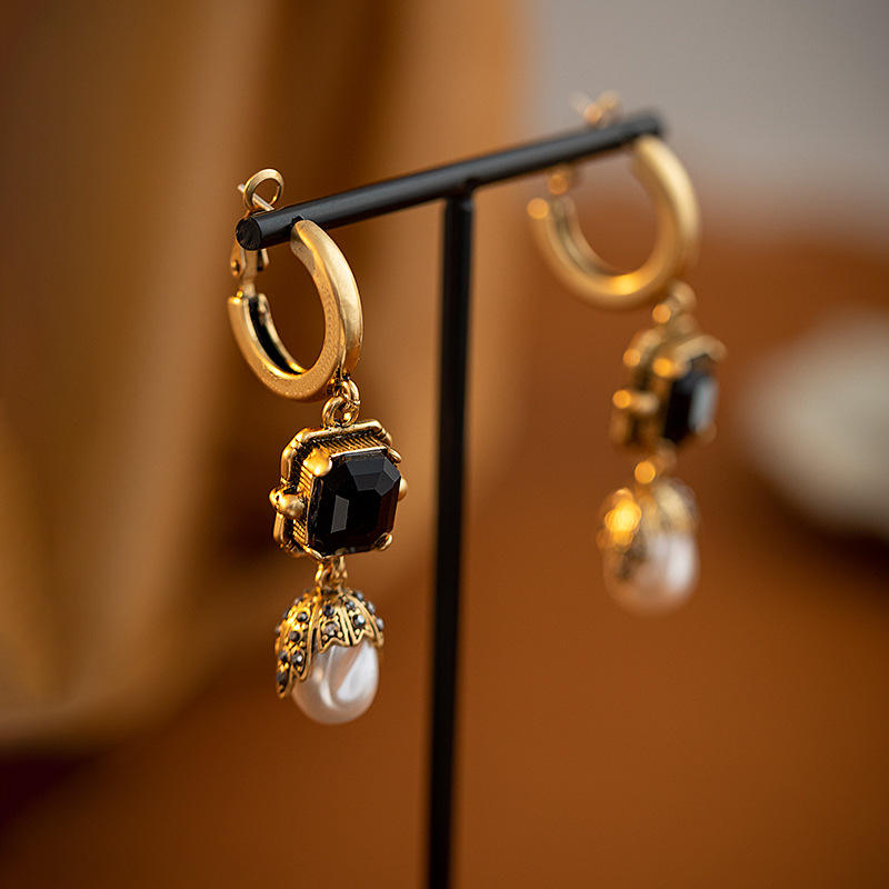 Earring Image 2