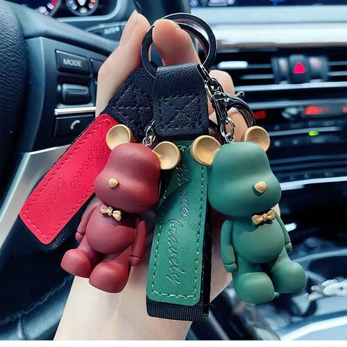 Cartoon bear keychain cute creative gift internet celebrity female couple jewelry pendant small gift car key pendant