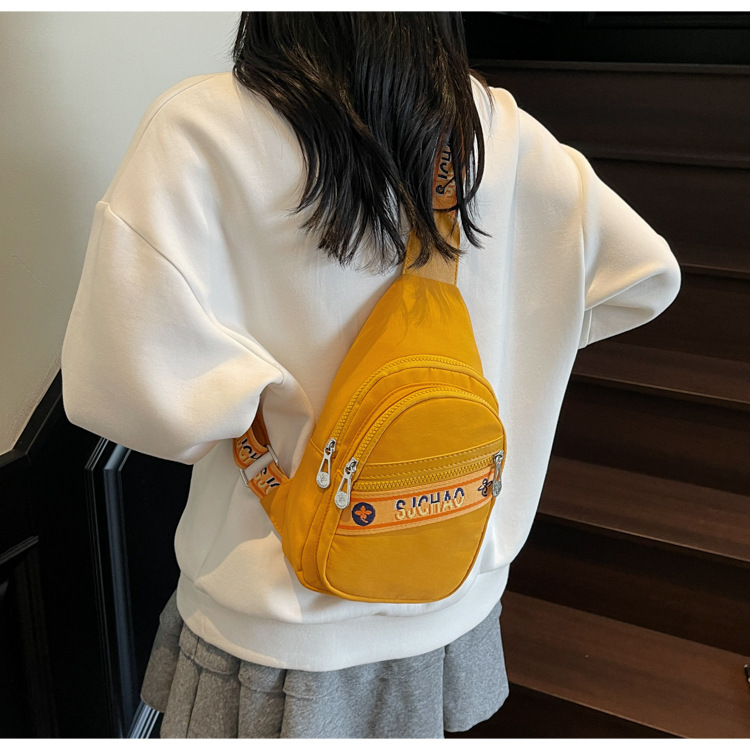 Summer nylon bag for women, 2025 new style commuter sports single-shoulder chest bag, niche and versatile, large-capacity crossbody bag undefined
