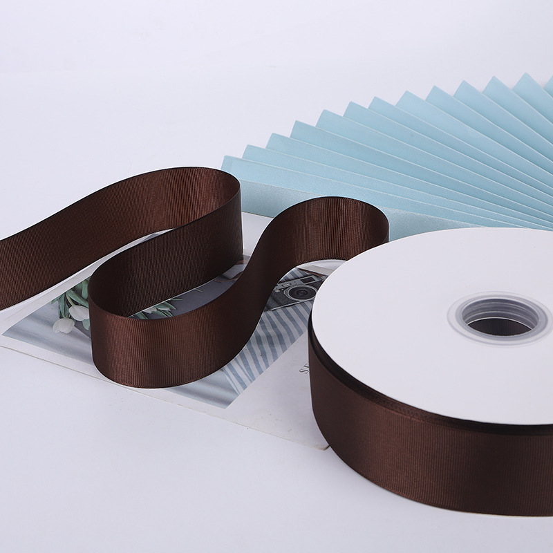 Suministro directo de fábrica cinta roscada cinta marrón caja de regalo embalaje bolso cinta accesorios de ropa cinta al por mayor