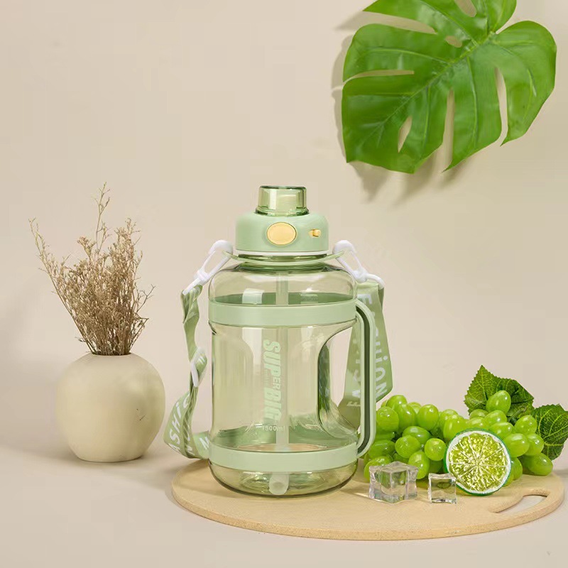 高顏值大容量運動水杯新款夏季水壺便攜塑料太空杯戶外吸管杯批發