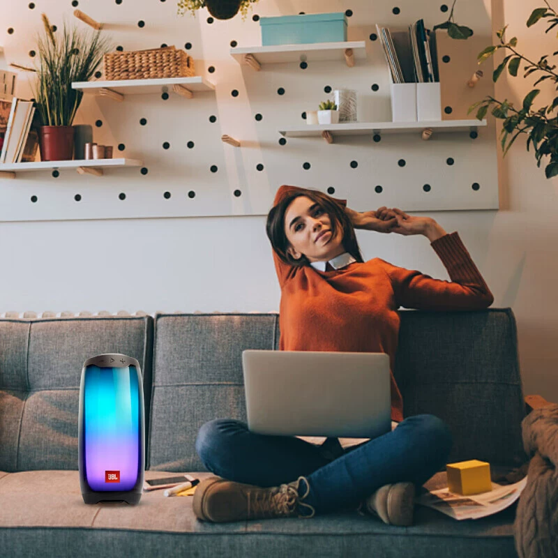 Динамики совместимые с JBLHandheld, полноэкранный дисплей, bluetooth