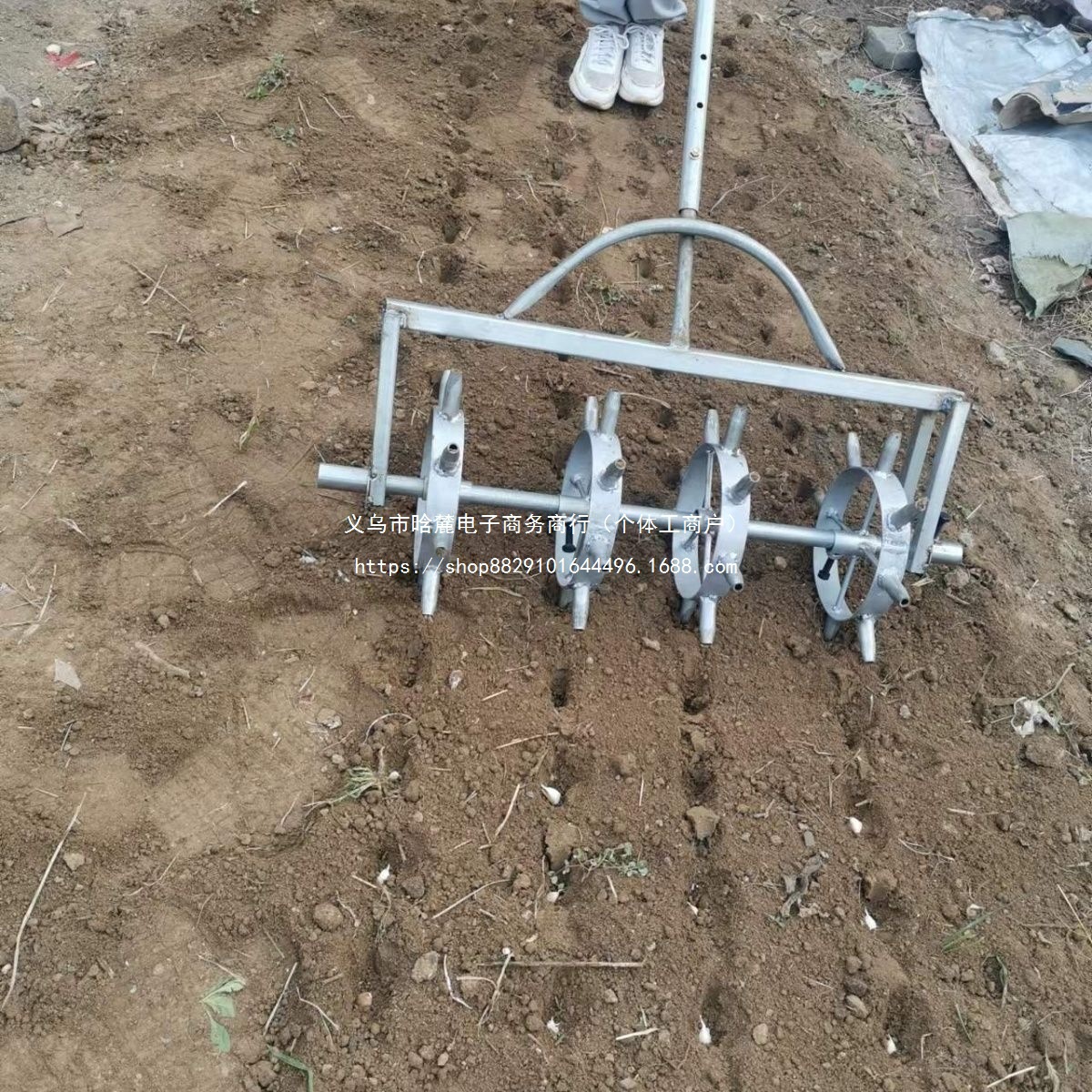 新款大蒜种植韩系打眼机蔬菜播种自动多用打孔机打眼种植开沟农用