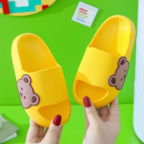 Children's slippers that feel like stepping on shit, summer little girl princess indoor bathroom non-slip soft bottom boys and girls baby slippers